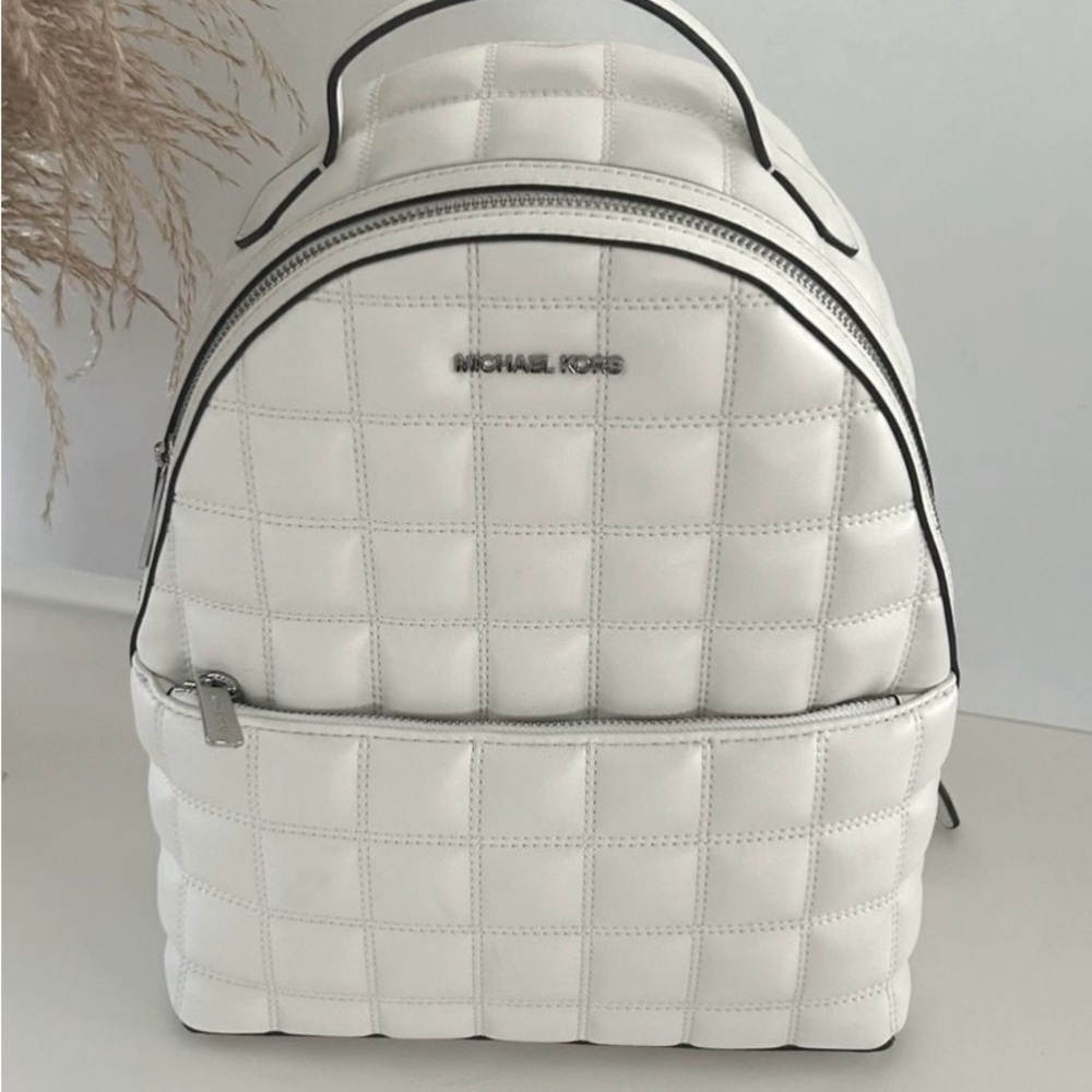 Michael Kors White Quilted Leather Backpack Silver Hardware Front Zip Pocket - Picture 4 of 11